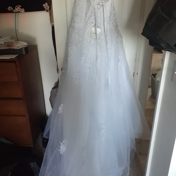 Wedding  dress - Picture 5 of 5